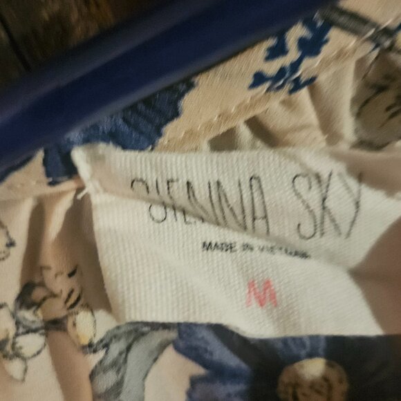 Sienna Sky  Pink Floral  Cropped Blouse Size M - Picture 2 of 3